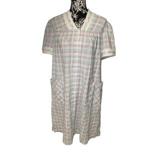 White Stag Plaid Snap Front Sleep Shirt Nightgown Pastel Women Small Pajamas